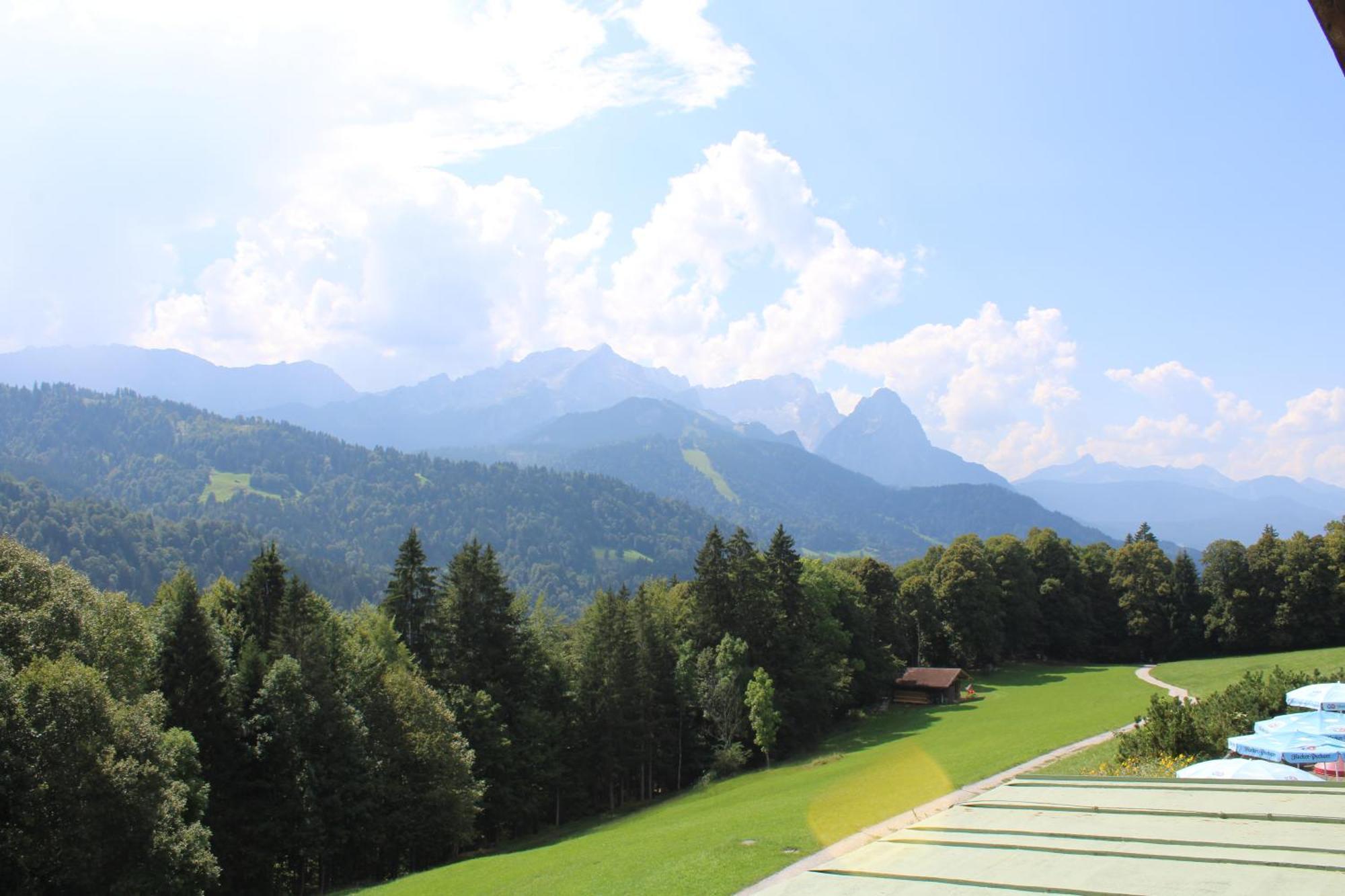 Pfeiffer Alm Am Sonnenhang Mit Blick Auf Die Zugspitze 가르미슈파르텐키르헨 외부 사진